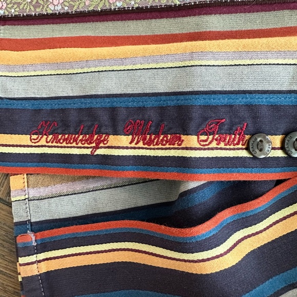 Robert Graham Short Sleeve Button Up Shirt Size XL Gently Worn - Picture 6 of 6